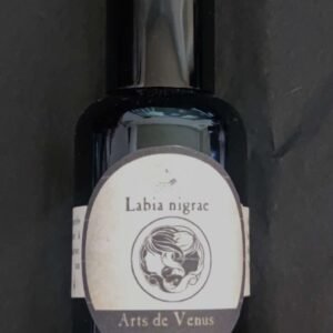 Labia nigrae